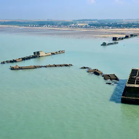 L'air Marin Avec Belle Terrasse Vue Degagee Sejour Lumineux 10 Mn A Pied Et Centre En Bessin, Tous Commerces Et Restaurants, Proche Bayeux Et Omaha Daire