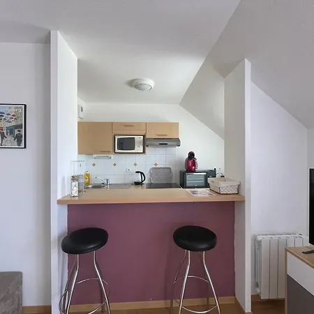 Avec Belle Terrasse 10 Mn à Pied Centre En Bessin Proche Bayeux Et Omaha Appartamento *