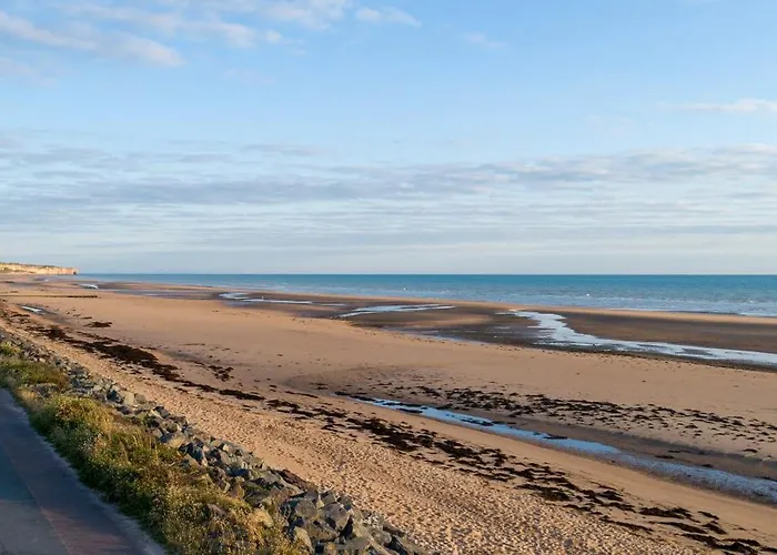 Avec Belle Terrasse 10 Mn à Pied Centre En Bessin Proche Bayeux Et Omaha