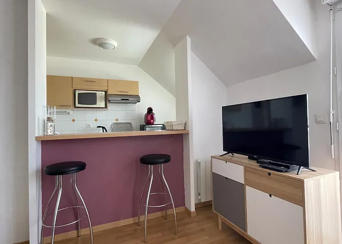 Avec Belle Terrasse 10 Mn à Pied Centre En Bessin Proche Bayeux Et Omaha Port-en-Bessin-Huppain