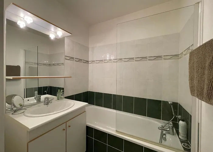 Avec Belle Terrasse 10 Mn à Pied Centre En Bessin Proche Bayeux Et Omaha