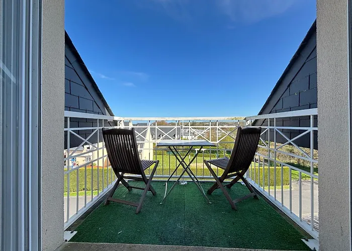 Avec Belle Terrasse 10 Mn à Pied Centre En Bessin Proche Bayeux Et Omaha