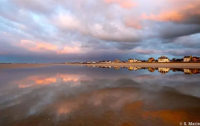 Avec Belle Terrasse 10 Mn à Pied Centre En Bessin Proche Bayeux Et Omaha