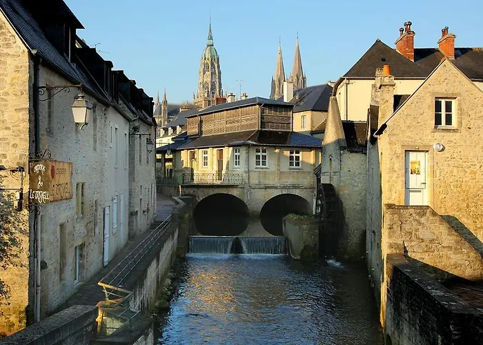 Avec Belle Terrasse 10 Mn à Pied Centre En Bessin Proche Bayeux Et Omaha *
