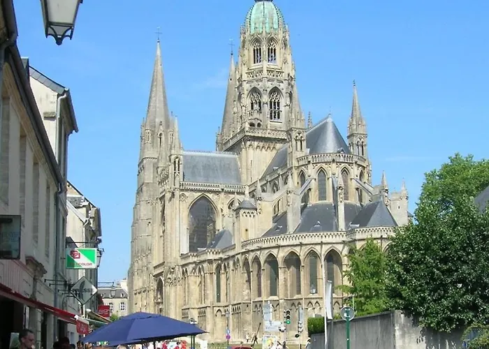 Avec Belle Terrasse 10 Mn à Pied Centre En Bessin Proche Bayeux Et Omaha * Port-en-Bessin-Huppain